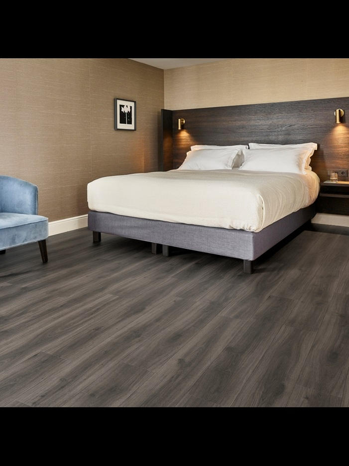 Замковая ПВХ плитка Tradition Oak 890 (1251*189*5 мм) — купить в Краснодаре