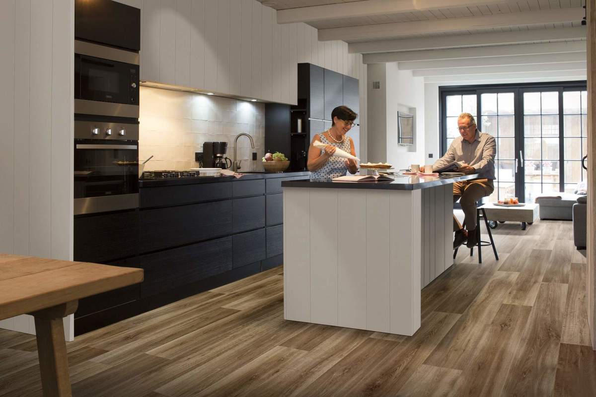 Замковая ПВХ плитка "Berry Alloc" Pureclick 55 LIME OAK 966D (204*1326*5 мм) — купить в Краснодаре