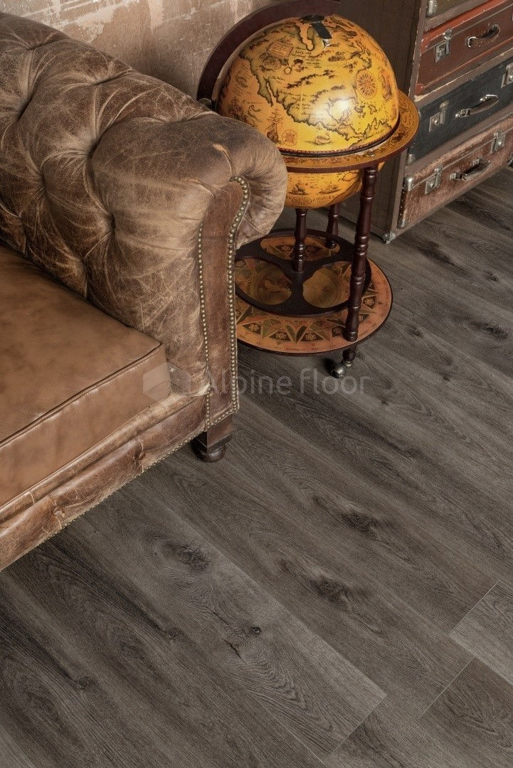 Замковая ПВХ плитка "Alpine Floor" Дуб торфяной  (1524*180*8мм) — купить в Краснодаре